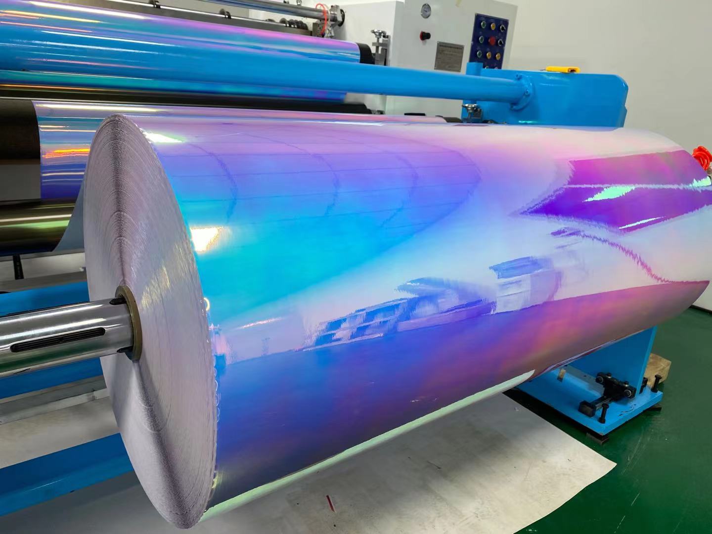 Holographic opal vinyl factory.jpg Holographic opal vinyl factory.jpg